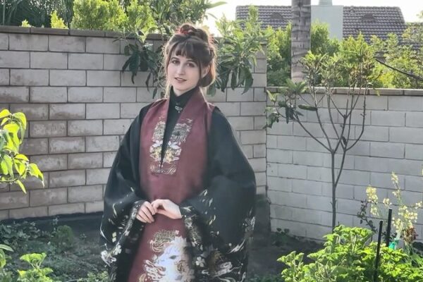American_Hanfu_Enthusiast_Bridges_Cultures_in_Boston___ video poster