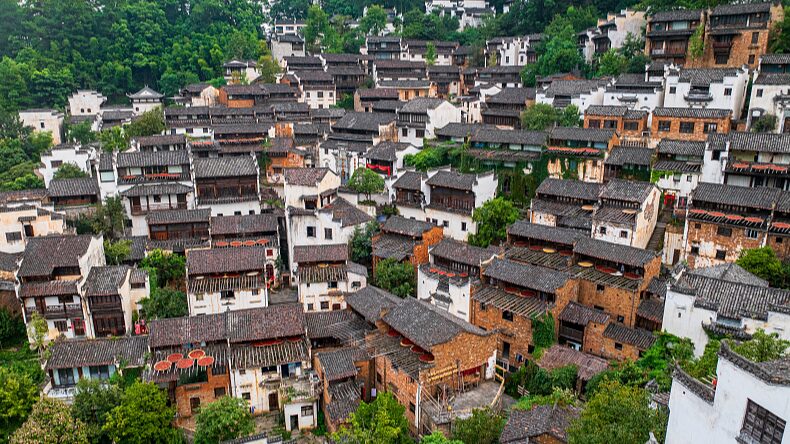 Ancient_Huangling_Village_Wows_Visitors_with_Timeless_Charm___