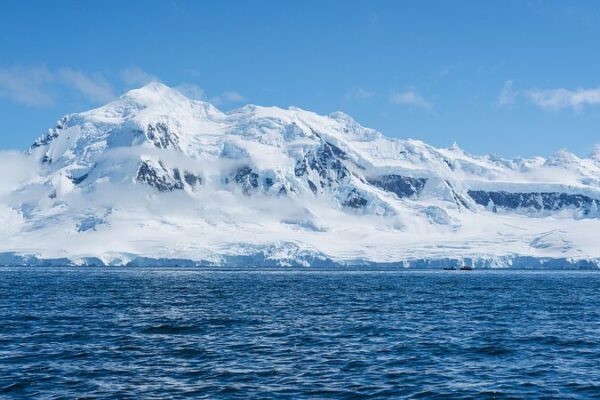Antarctic Ice Core Reveals Climate Secrets 🌊❄️ Antarctic_Ice_Core_Reveals_Climate_Secrets____
