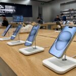 Apple_s_China_Slump__iPhone_Sales_Dive_19__as_Huawei_Rises___