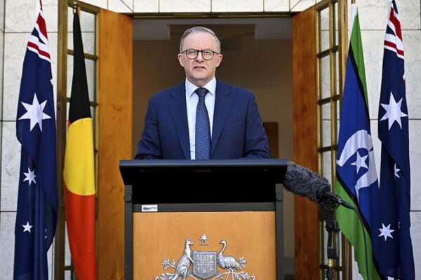 Australia’s Defense Dilemma: Sovereignty at Risk Amid US Ties? 🇦🇺⚔️ Australia_s_Defense_Dilemma__Sovereignty_at_Risk_Amid_US_Ties______