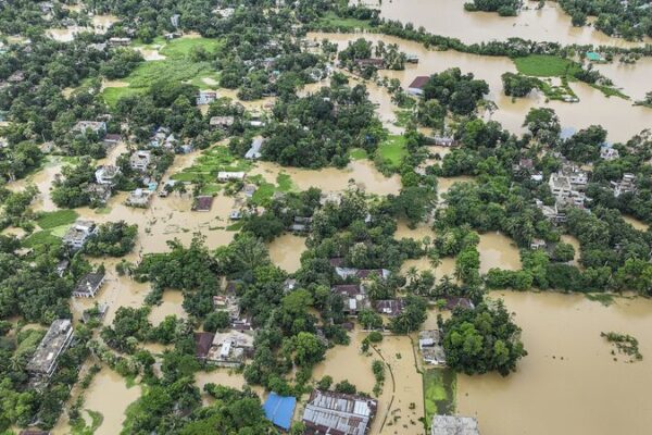 Bangladesh Floods Claim 18 Lives, Millions Affected ๐ง๏ธ๐ Bangladesh_Floods_Claim_18_Lives__Millions_Affected____