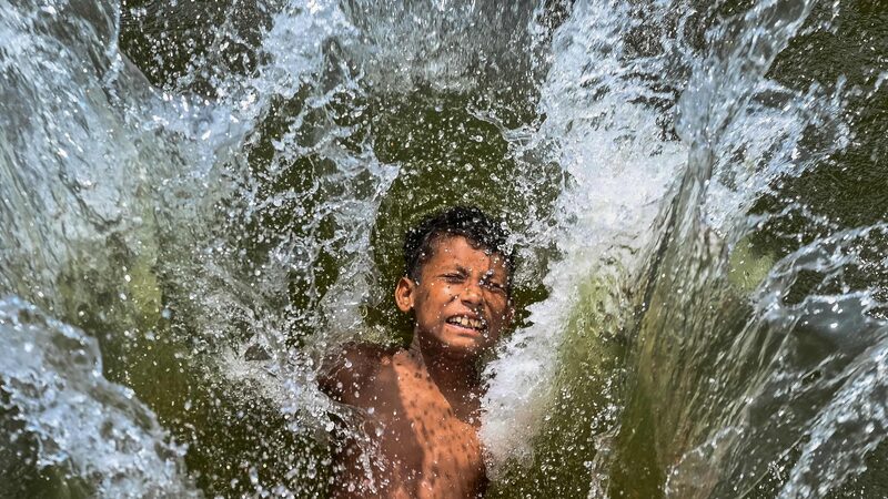 Bangladesh_Shuts_Schools_Again_as_Heatwave_Intensifies____ - 🌍NewspaperAmigo – Your Global News Buddy 🗞️ Bangladesh_Shuts_Schools_Again_as_Heatwave_Intensifies____