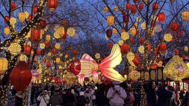 Beijing Glows Bright with Lantern Festival Celebrations 🌙✨ Beijing_Glows_Bright_with_Lantern_Festival_Celebrations___ video poster