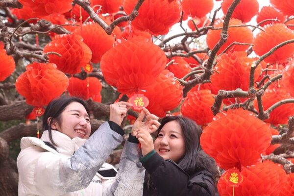 Beijing’s Spring Festival Temple Fairs Return Post-Pandemic 🎉🎏 Beijing_s_Spring_Festival_Temple_Fairs_Return_Post_Pandemic___