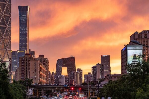 Beijing’s Summer Skies Illuminate Stunning Sunsets 🌇✨ Beijing_s_Summer_Skies_Illuminate_Stunning_Sunsets___