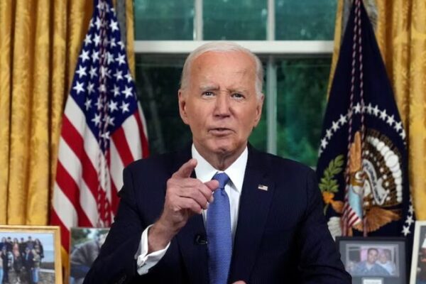 Biden Steps Down: Passing the Torch to a New Generation 🗳️🔥 Biden_Steps_Down__Passing_the_Torch_to_a_New_Generation____