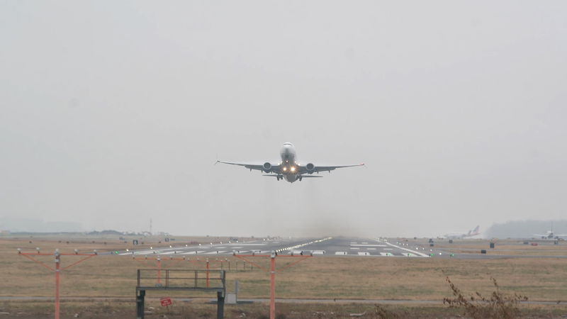 Biden_s_Last_Minute_Push_for_Airline_Passenger_Rights_____poster - 🌍NewspaperAmigo – Your Global News Buddy 🗞️ Biden_s_Last_Minute_Push_for_Airline_Passenger_Rights____ video poster