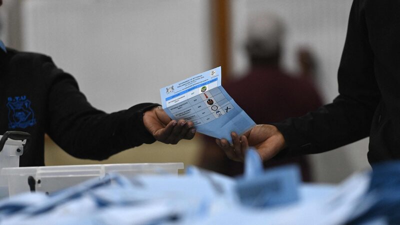Botswana’s UDC Wins Majority in Thrilling Election Victory 🗳️✨ Botswana_s_UDC_Wins_Majority_in_Thrilling_Election_Victory____