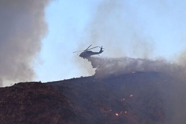🔥Breaking: Wildfire Spreads Rapidly in Los Angeles _Breaking__Wildfire_Spreads_Rapidly_in_Los_Angeles