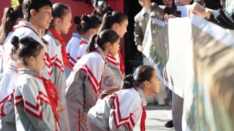 Bridging_Tradition_and_Youth___A_Tapestry_of_a_Legendary_Land__Inspires_Beijing_Students