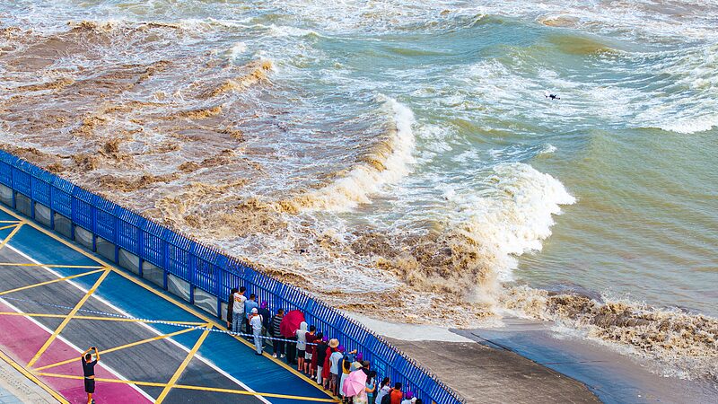 Catch_the_World_s_Largest_Tidal_Bore_in_Zhejiang_This_Week__poster - 🌍NewspaperAmigo – Your Global News Buddy 🗞️ __Catch_the_World_s_Largest_Tidal_Bore_in_Zhejiang_This_Week_ video poster