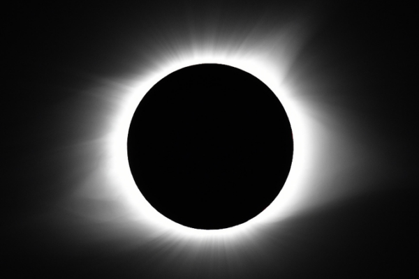 Celestial Spectacle: Total Solar Eclipse Thrills North America 🌞🌑 Celestial_Spectacle__Total_Solar_Eclipse_Thrills_North_America___