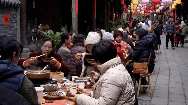 Chengdu_s_Long_Street_Feast___Boosts_Local_Economy_During_Spring_Festival_poster - 🌍NewspaperAmigo – Your Global News Buddy 🗞️ Chengdu_s_Long_Street_Feast___Boosts_Local_Economy_During_Spring_Festival video poster