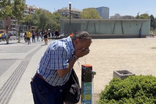 Chile Sizzles Under Record Heat: Extreme Alerts Issued 🌡️🔥 Chile_Sizzles_Under_Record_Heat__Extreme_Alerts_Issued____ video poster