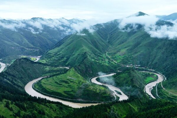 China Boosts Green Growth on Qinghai-Xizang Plateau 🌱🏔️ China_Boosts_Green_Growth_on_Qinghai_Xizang_Plateau____