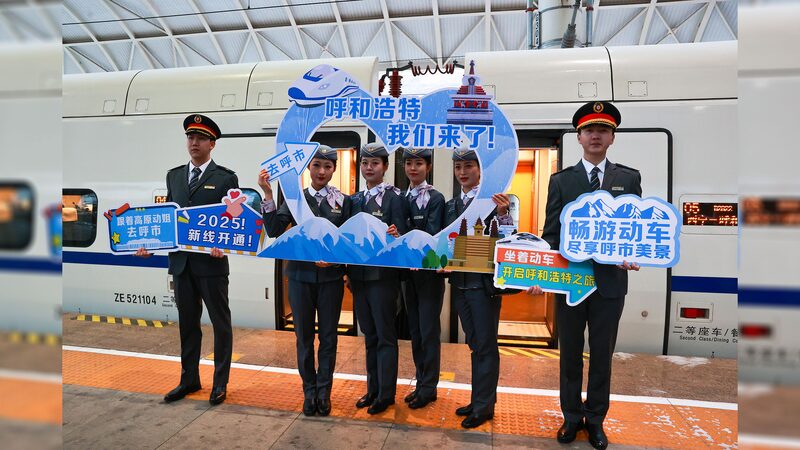 China_Boosts_Rail_Network_with_Hundreds_of_New_Trains__