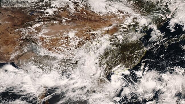 China_Boosts_Weather_Warnings_to_Tackle_Extreme_Storms____ - 🌍NewspaperAmigo – Your Global News Buddy 🗞️ China_Boosts_Weather_Warnings_to_Tackle_Extreme_Storms____