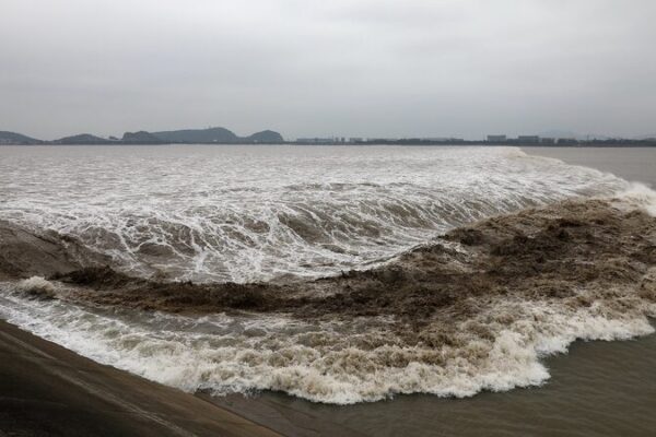 China Braces for Severe Floods in Southern Regions 🌧️🚨 China_Braces_for_Severe_Floods_in_Southern_Regions____