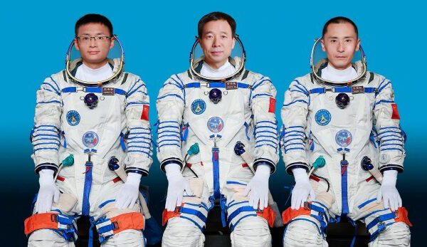 China Honors Shenzhou-16 Astronauts with Prestigious Medals 🚀🏅 China_Honors_Shenzhou_16_Astronauts_with_Prestigious_Medals___