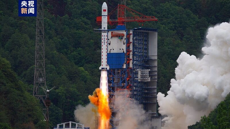 China_Launches_High_Tech_Satellite_____A_New_Eye_in_the_Sky_