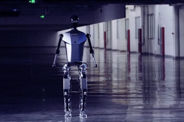 China Launches World’s First Electric Running Humanoid Robot 🤖 China_Launches_World_s_First_Electric_Running_Humanoid_Robot__ video poster
