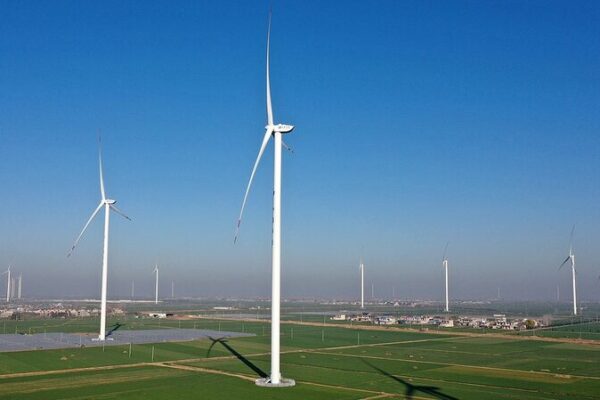 China_Powers_Ahead_with_Wind_and_Solar_Energy_____