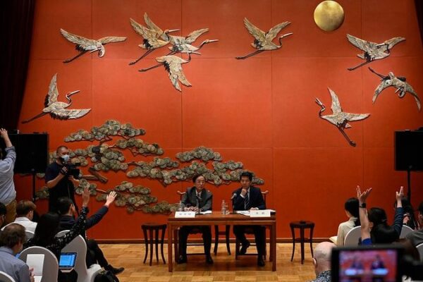 China Pushes Diplomacy to Resolve Ukraine Crisis 🌍✌️ China_Pushes_Diplomacy_to_Resolve_Ukraine_Crisis____