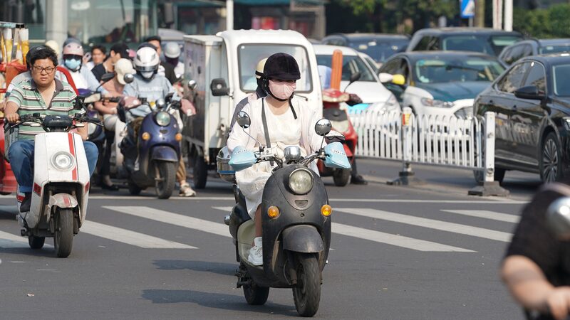 China_Pushes_Innovation__Electric_E_Bikes_Get_a_High_Tech_Boost_with_BeiDou___ - 🌍NewspaperAmigo – Your Global News Buddy 🗞️ China_Pushes_Innovation__Electric_E_Bikes_Get_a_High_Tech_Boost_with_BeiDou___