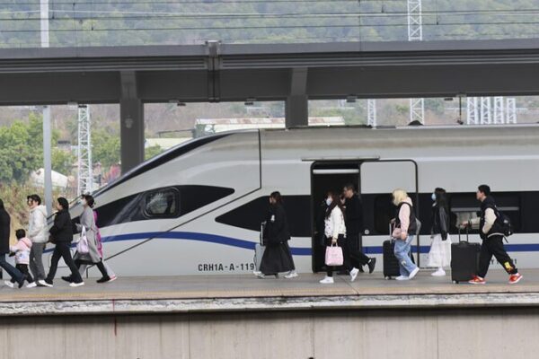 China Sees 273 Million Trips on Lunar New Year’s 2nd Day 🚆✈️ China_Sees_273_Million_Trips_on_Lunar_New_Year_s_2nd_Day____