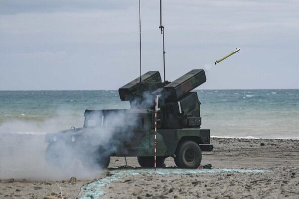 China_Slams_U_S__Arms_Sales_to_Taiwan_Region_as__Junk__Deals____