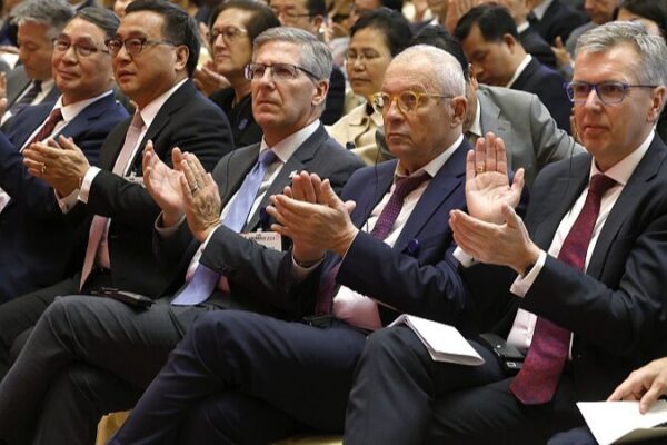 China Woos Global Investors at Development Forum 🌏💼 China_Woos_Global_Investors_at_Development_Forum___