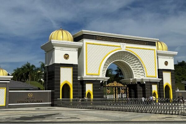 China & Malaysia Boost Ties in Tech, Trade & Tourism ππ€ China___Malaysia_Boost_Ties_in_Tech__Trade___Tourism___