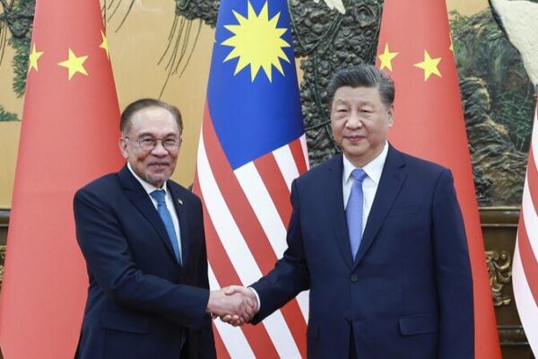 China & Malaysia Forge Stronger Ties in Beijing Meeting 🌏✨ China___Malaysia_Forge_Stronger_Ties_in_Beijing_Meeting___
