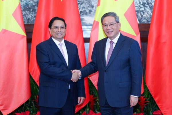 China & Vietnam Boost Ties at Summer Davos ๐๐ค China___Vietnam_Boost_Ties_at_Summer_Davos___
