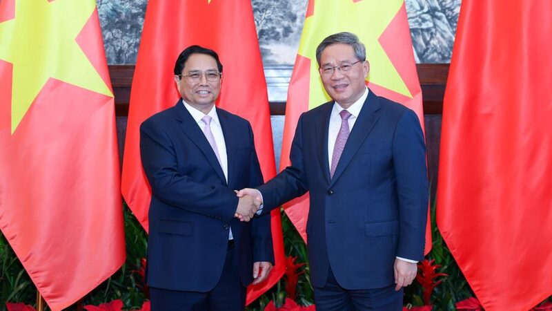 China___Vietnam_Boost_Ties_at_Summer_Davos___