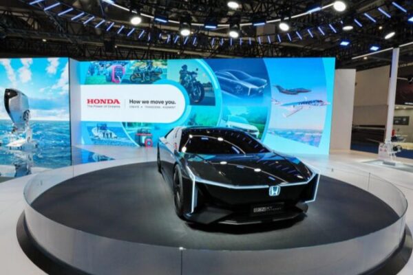 Chinaโs Auto & Tech Innovation Take Center Stage at CIIE 2024 ๐๐ก China_s_Auto___Tech_Innovation_Take_Center_Stage_at_CIIE_2024___