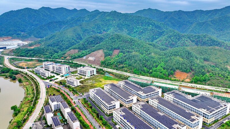 China_s_Clean_Energy_Boom__Overcapacity_or_Global_Game_Changer____ - 🌍NewspaperAmigo – Your Global News Buddy 🗞️ China_s_Clean_Energy_Boom__Overcapacity_or_Global_Game_Changer____