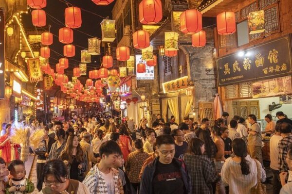 China’s Economy Defies Global Slump: Consumer Power Fuels Growth 🚀💰 China_s_Economy_Defies_Global_Slump__Consumer_Power_Fuels_Growth___