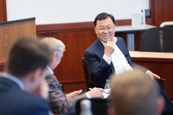 China’s Envoy Slams U.S. ‘Bullying’ in High-Stakes Tech Race ๐๐ก China_s_Envoy_Slams_U_S___Bullying__in_High_Stakes_Tech_Race___