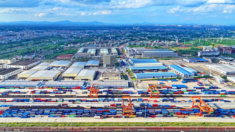 China_s_Foreign_Trade_Soars_5_7__in_Early_2024__Led_by_High_Tech_Exports