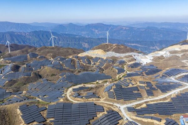 Chinaโs Green Vision Takes Center Stage at Davos 2025 ๐ฑ China_s_Green_Vision_Takes_Center_Stage_at_Davos_2025__