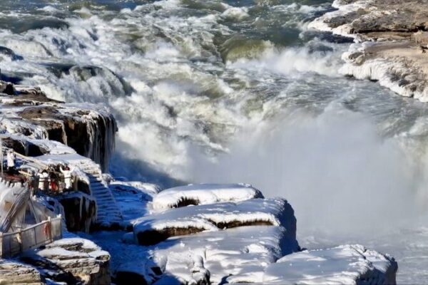 ❄️ China’s Hukou Waterfall Transforms into Ice Wonderland! ___China_s_Hukou_Waterfall_Transforms_into_Ice_Wonderland_ video poster