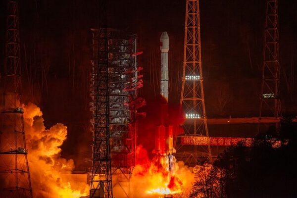 Chinaโs Long March Rocket Launches Zhongxing-10R Satellite ๐ฐ๏ธ China_s_Long_March_Rocket_Launches_Zhongxing_10R_Satellite___