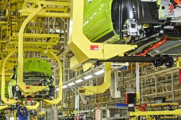 China’s Manufacturing PMI Slightly Down in February Amid Holiday Season 🎉📉 China_s_Manufacturing_PMI_Slightly_Down_in_February_Amid_Holiday_Season___