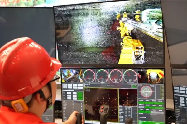 China’s Mining Game-Changer: Meet the First AI-Powered Rock-Drilling Robot 🤖⛏️ China_s_Mining_Game_Changer__Meet_the_First_AI_Powered_Rock_Drilling_Robot____