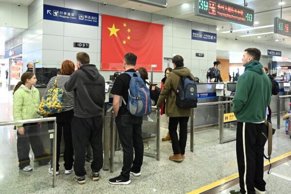 🚀 China’s New Year Travel Boom: Daily Trips to Hit 2 Million+ __China_s_New_Year_Travel_Boom__Daily_Trips_to_Hit_2_Million_