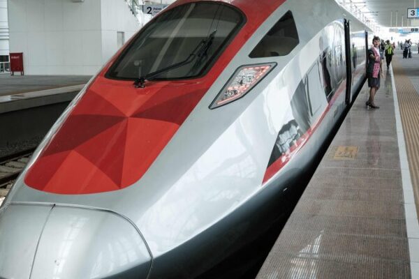China’s Overseas Investment Surges 16% in Early 2024 🌏🚀 China_s_Overseas_Investment_Surges_16__in_Early_2024___