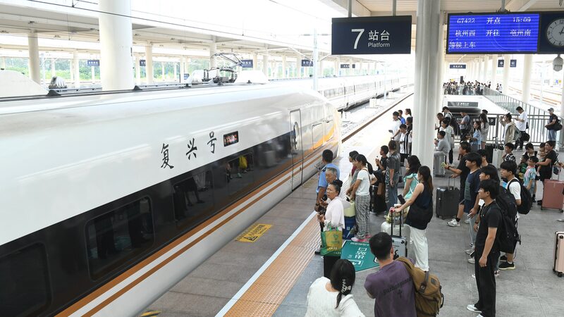 China_s_Railways_Hit_872_Million_Passenger_Trips_This_Summer_____