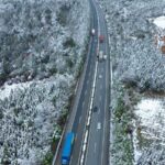 ___China_s_Snow_Chaos__Travel_Snarls_Amid_Spring_Festival_Rush video poster